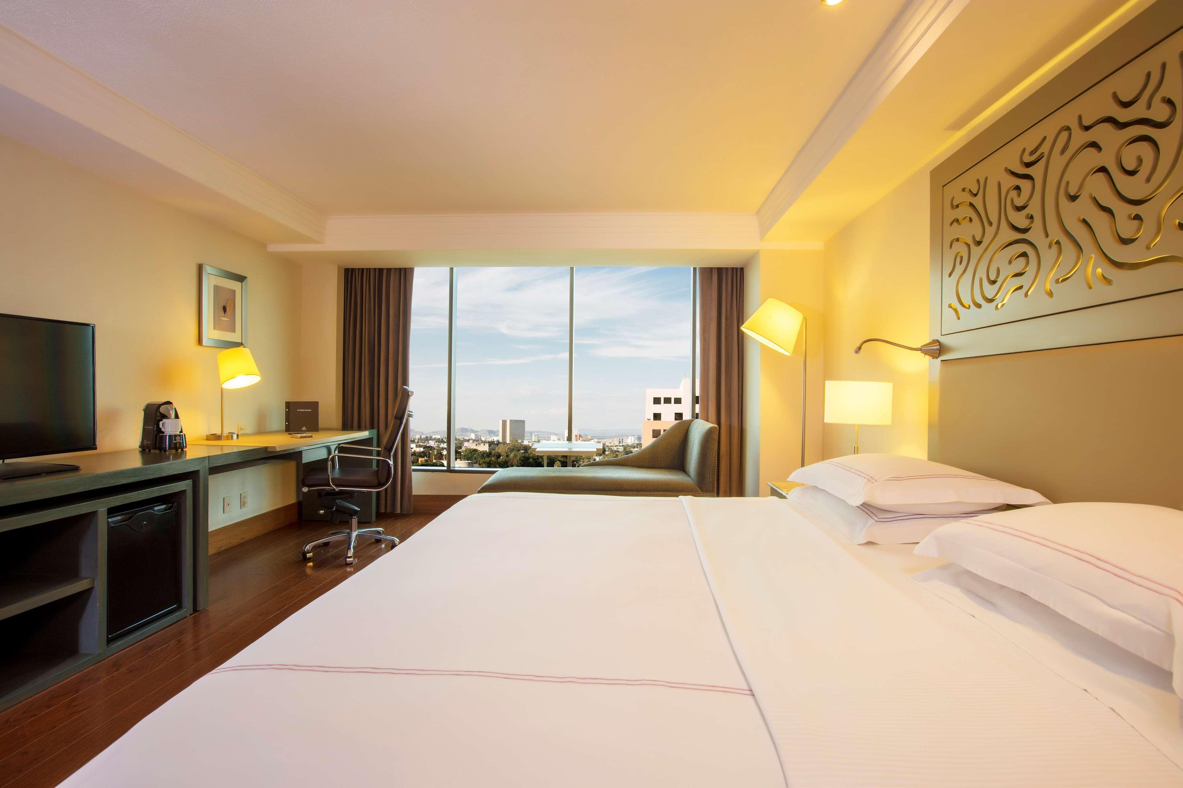 Hotel Barcelo Guadalajara Exteriér fotografie Deluxe Room