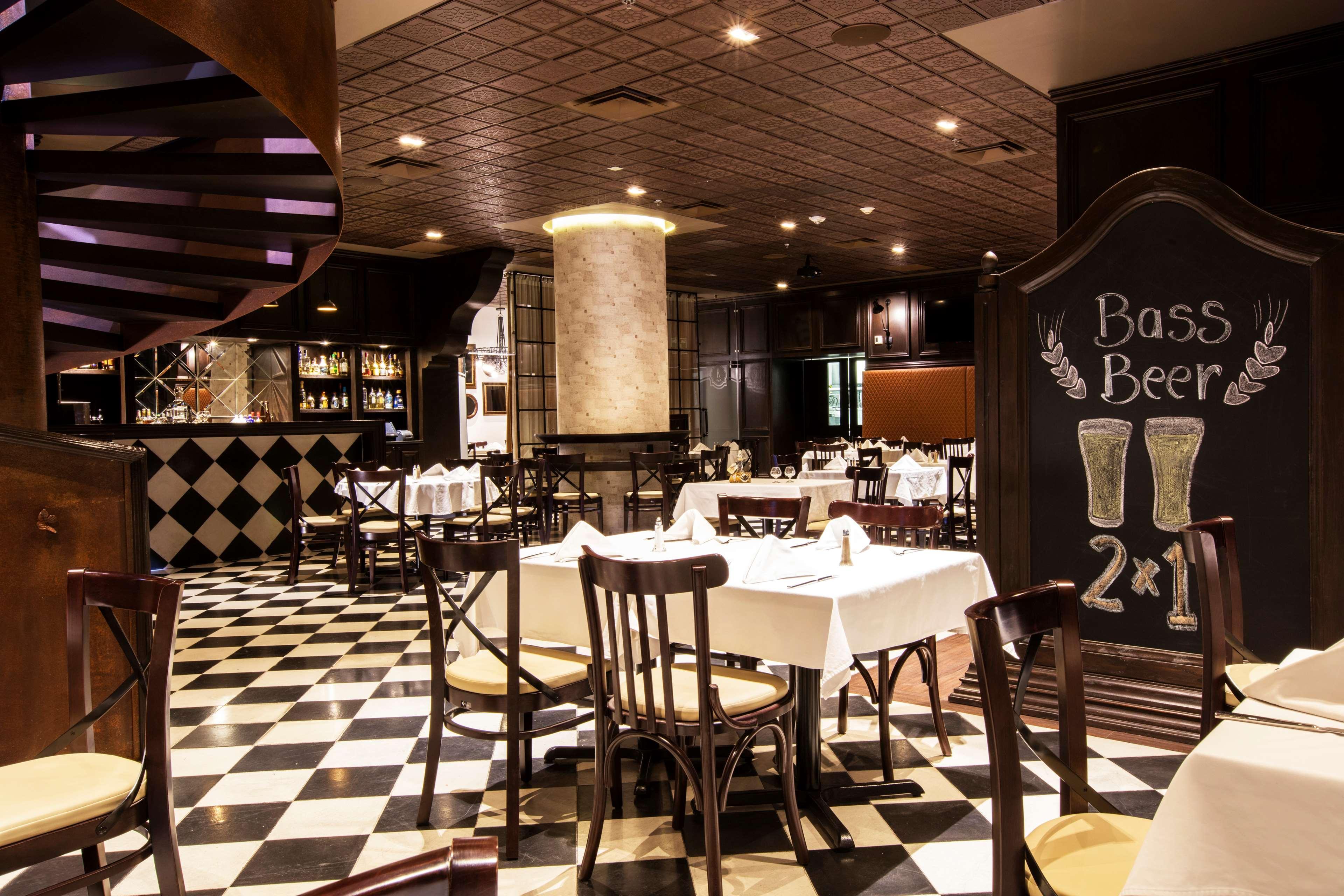Hotel Barcelo Guadalajara Exteriér fotografie Brasserie restaurant