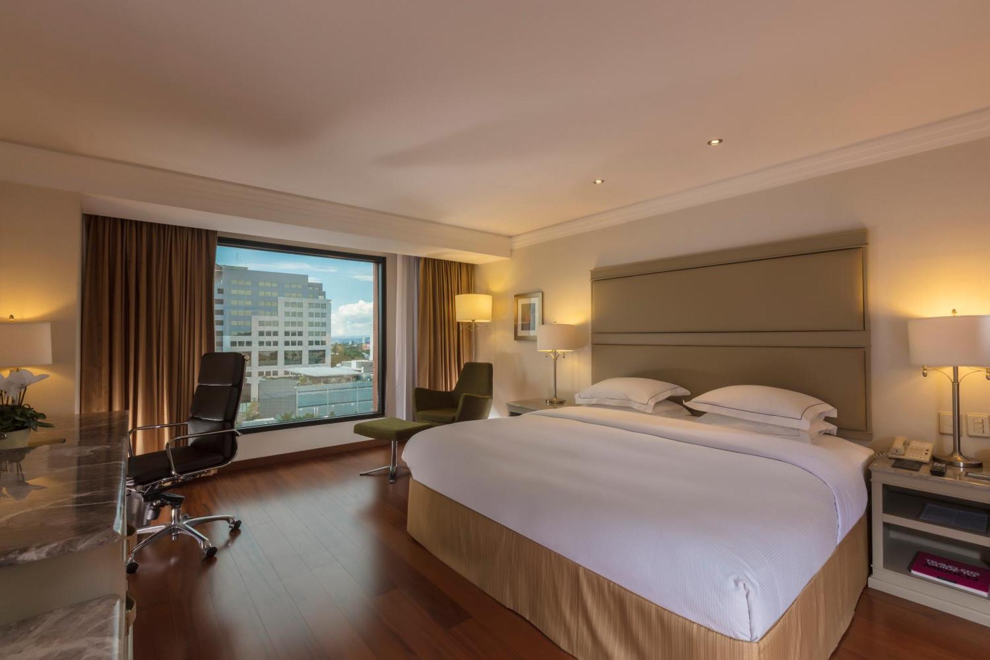 Hotel Barcelo Guadalajara Exteriér fotografie Deluxe Room