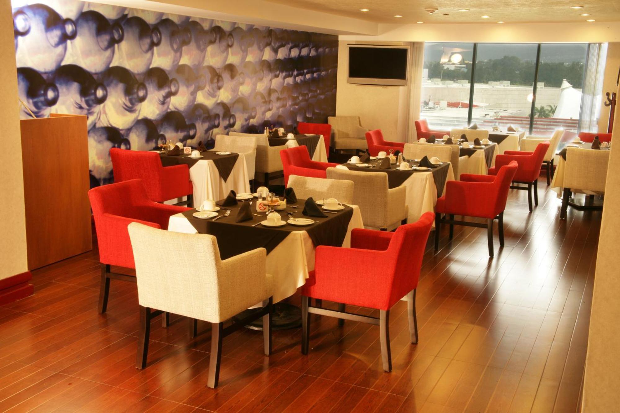 Hotel Barcelo Guadalajara Exteriér fotografie The interior of the restaurant