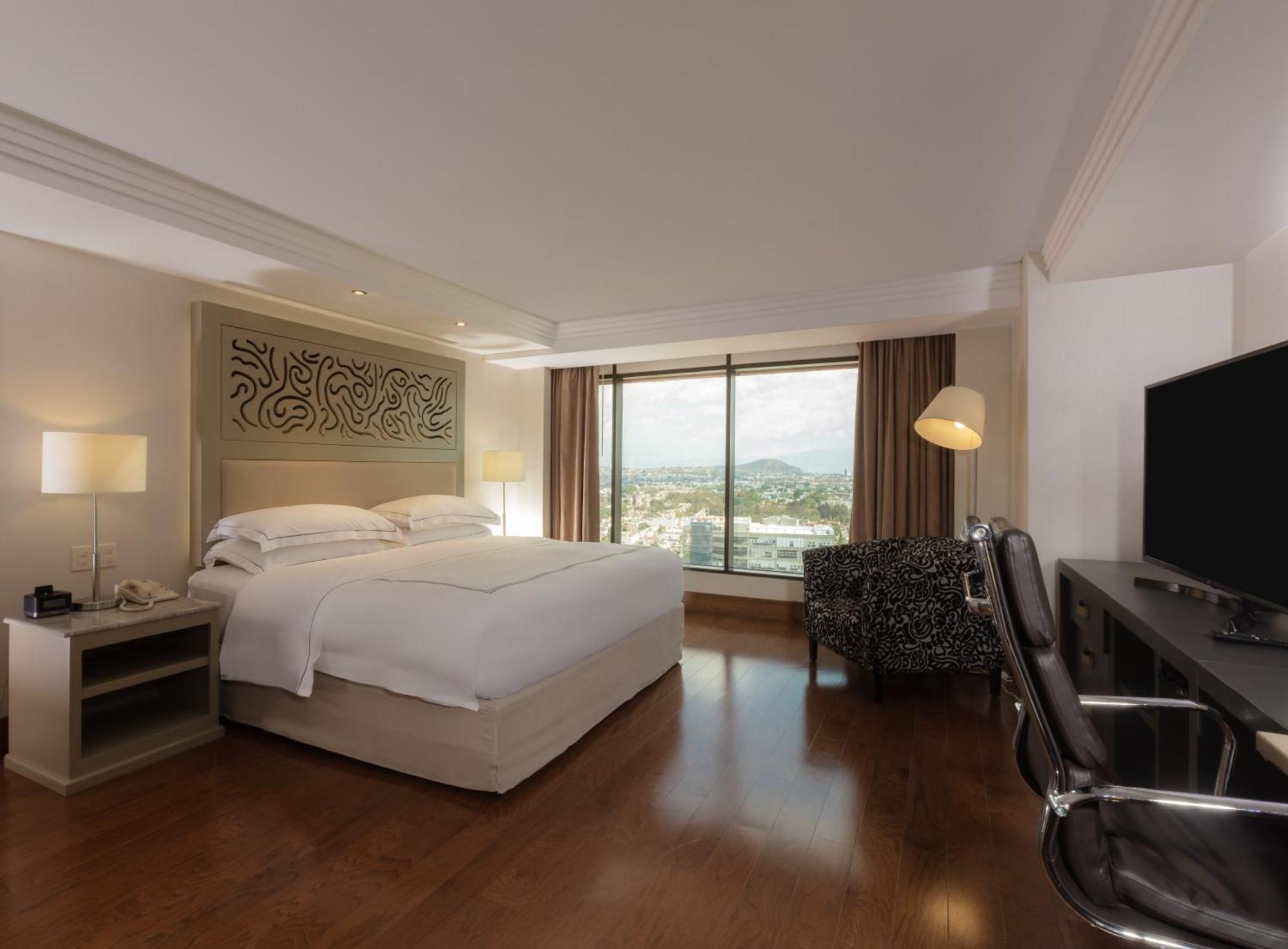 Hotel Barcelo Guadalajara Exteriér fotografie Deluxe Room